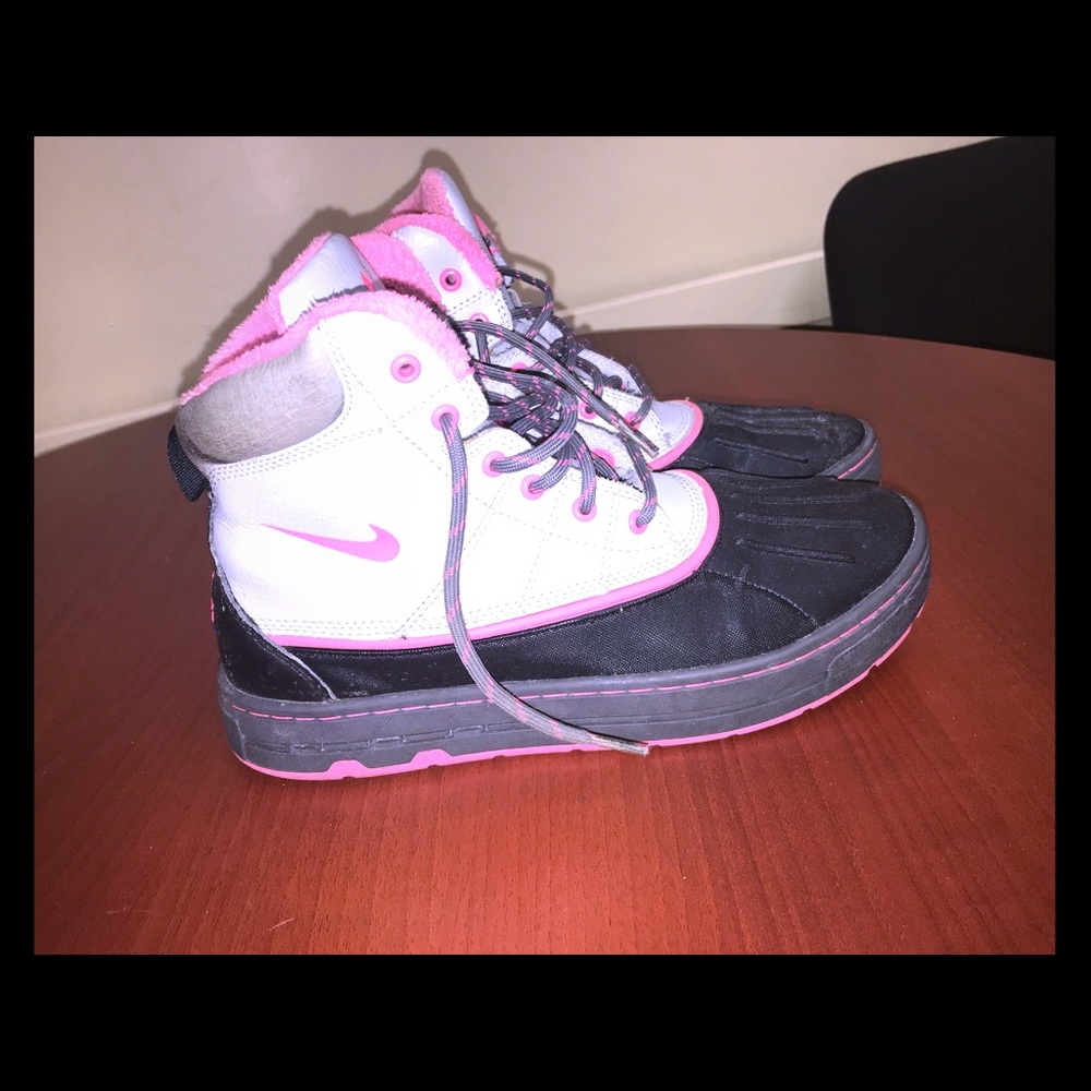 NIKE WOODSIDE GG